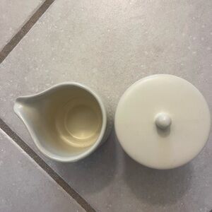 Cream Ceramic Sugar Bowl with Lid